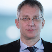 Dr. Peter Müller